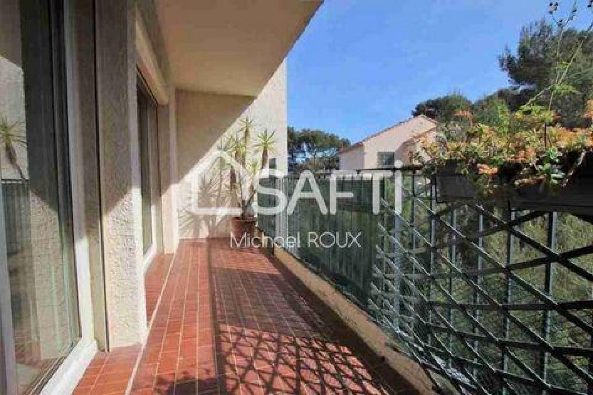 Picture of Apartment For Sale in Toulon, Provence-Alpes-Cote d'Azur, France