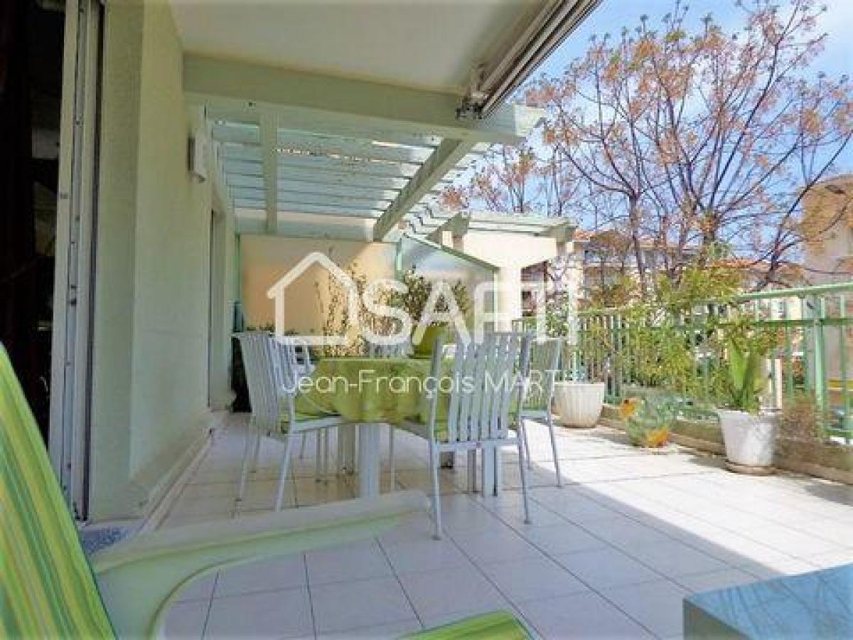 Picture of Apartment For Sale in Frejus, Cote d'Azur, France