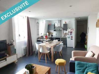 Apartment For Sale in Chantilly, France