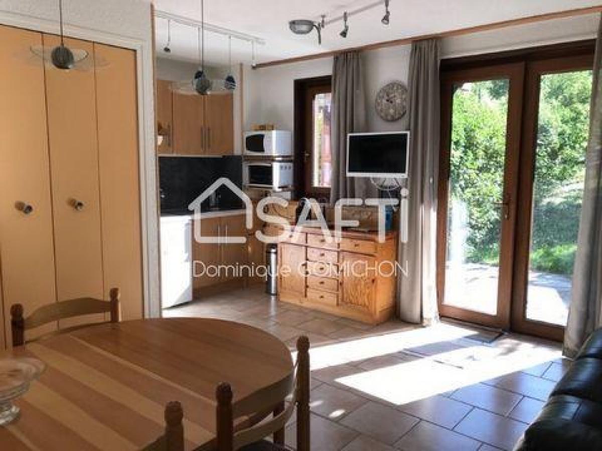 Picture of Apartment For Sale in Les Orres, Provence-Alpes-Cote d'Azur, France