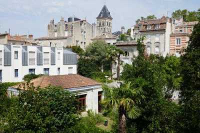 Apartment For Sale in Bordeaux, France