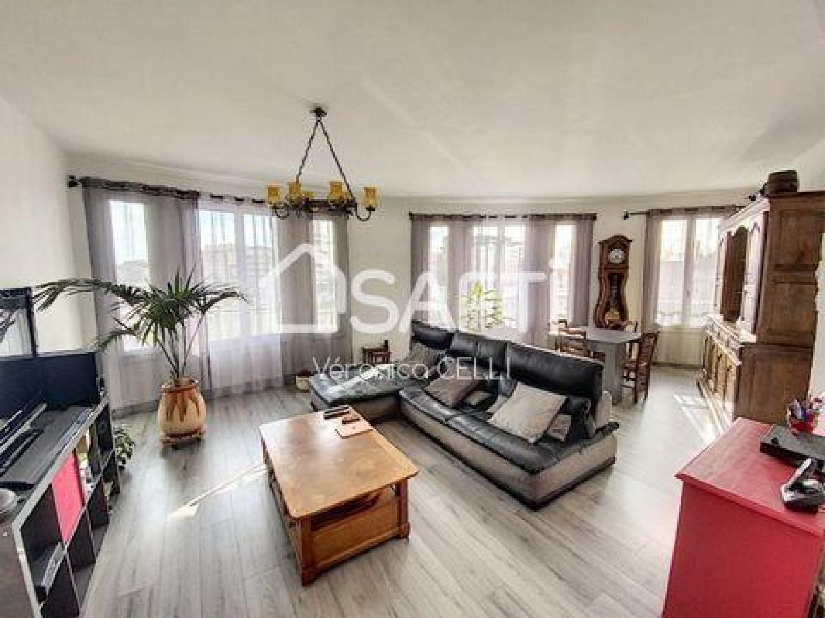 Picture of Apartment For Sale in Toulon, Provence-Alpes-Cote d'Azur, France