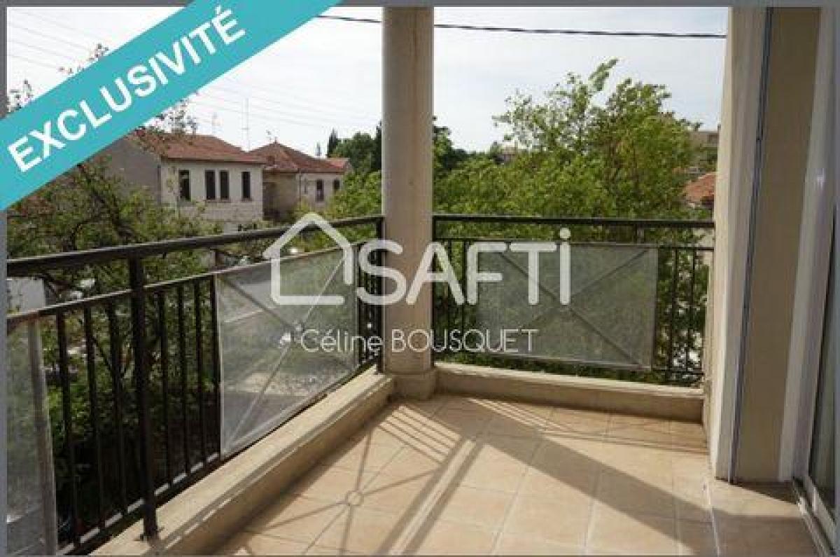 Picture of Apartment For Sale in Nimes, Languedoc Roussillon, France