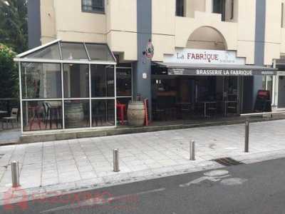 Retail For Sale in Pau, France