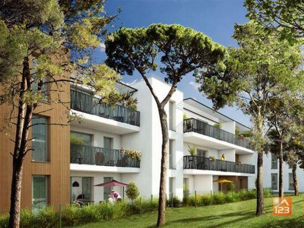 Picture of Condo For Sale in Martigues, Provence-Alpes-Cote d'Azur, France
