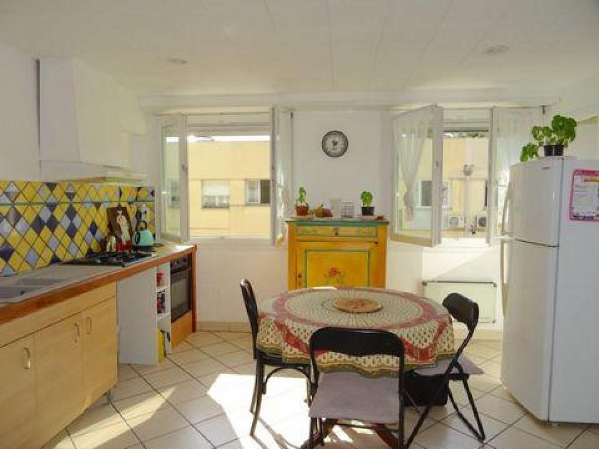 Picture of Apartment For Sale in Saint-Laurent-du-var, Cote d'Azur, France