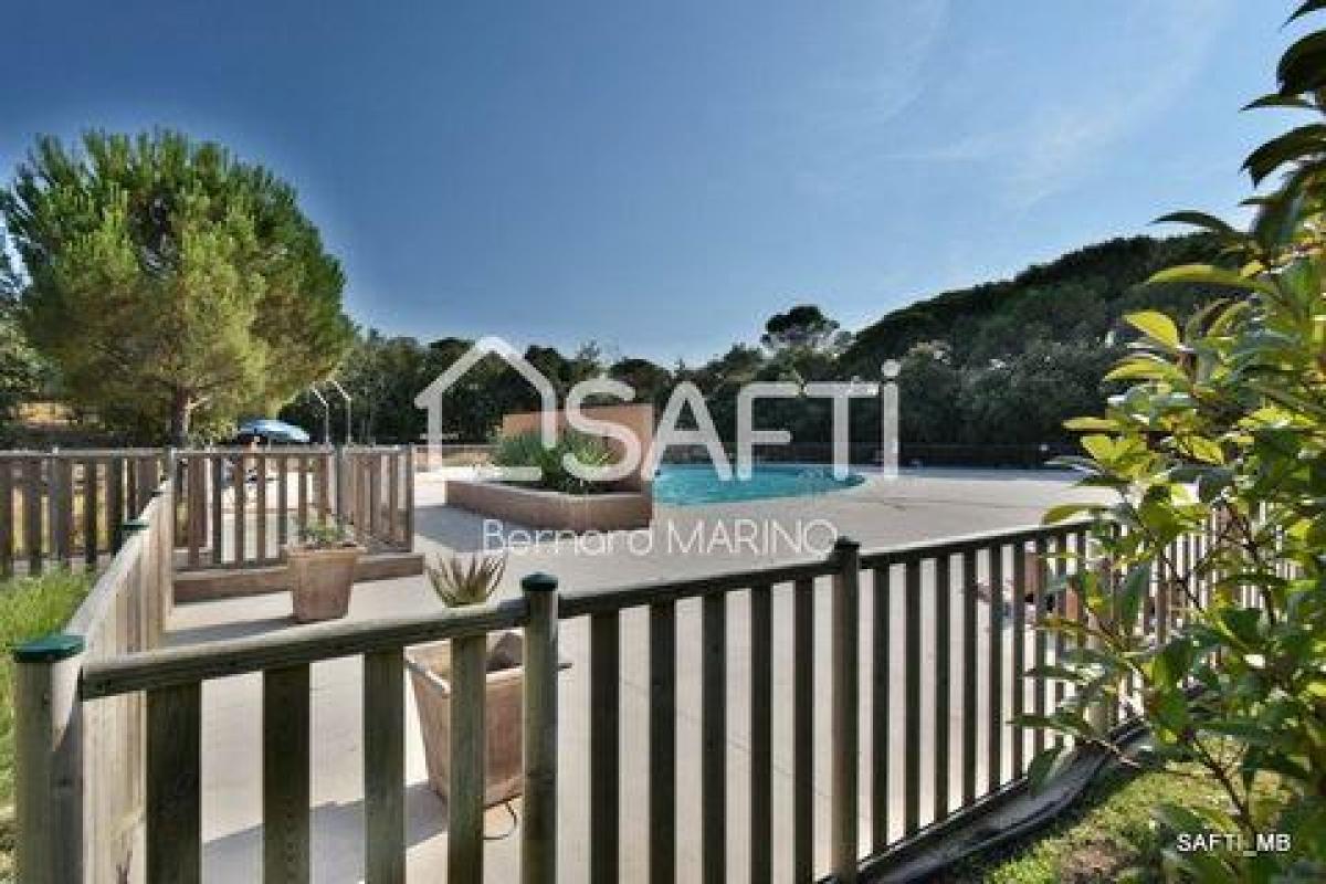 Picture of Apartment For Sale in Frejus, Cote d'Azur, France
