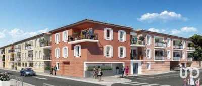 Condo For Sale in Cogolin, France
