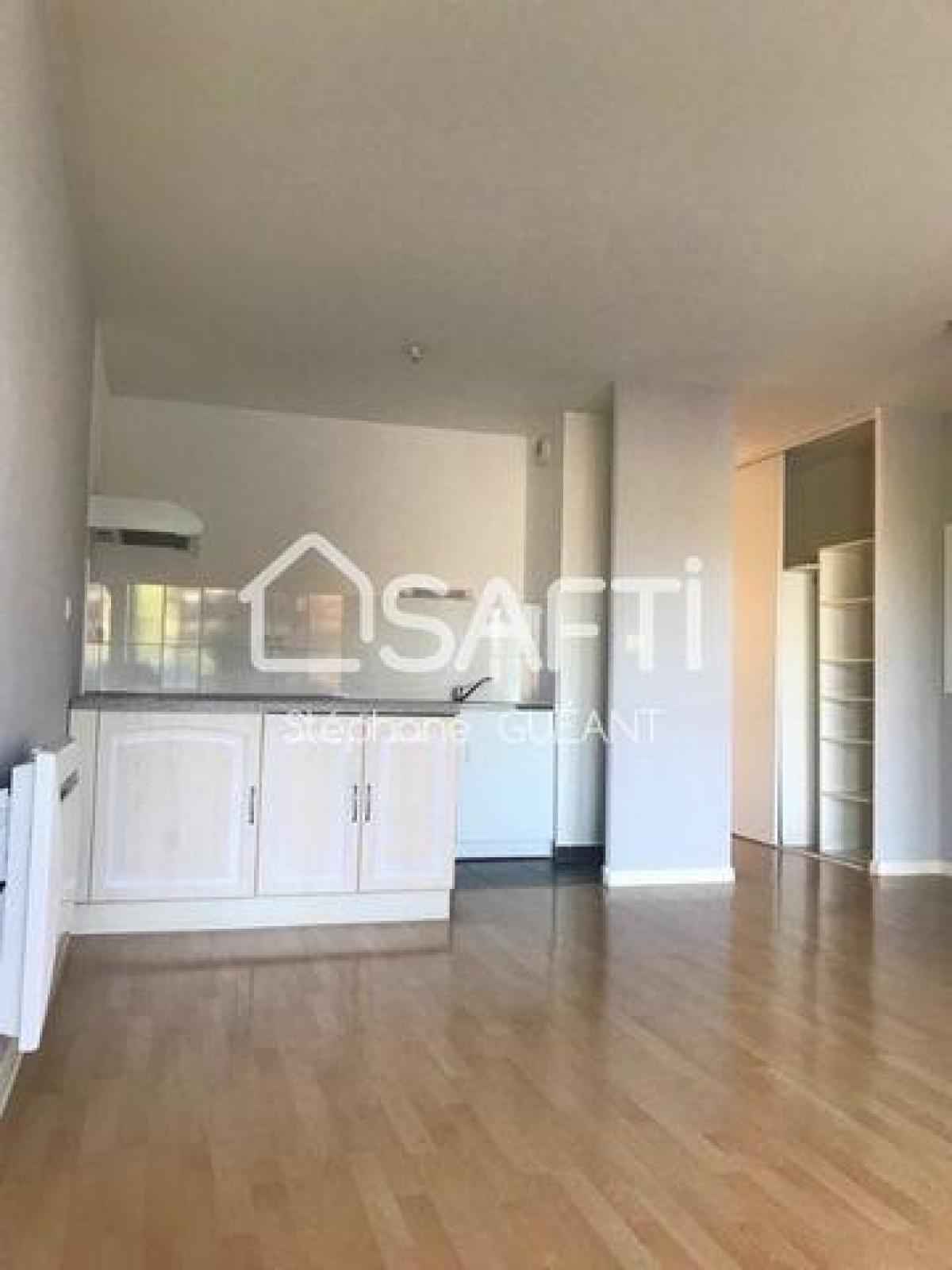 Picture of Apartment For Sale in Abbeville, Picardie, France