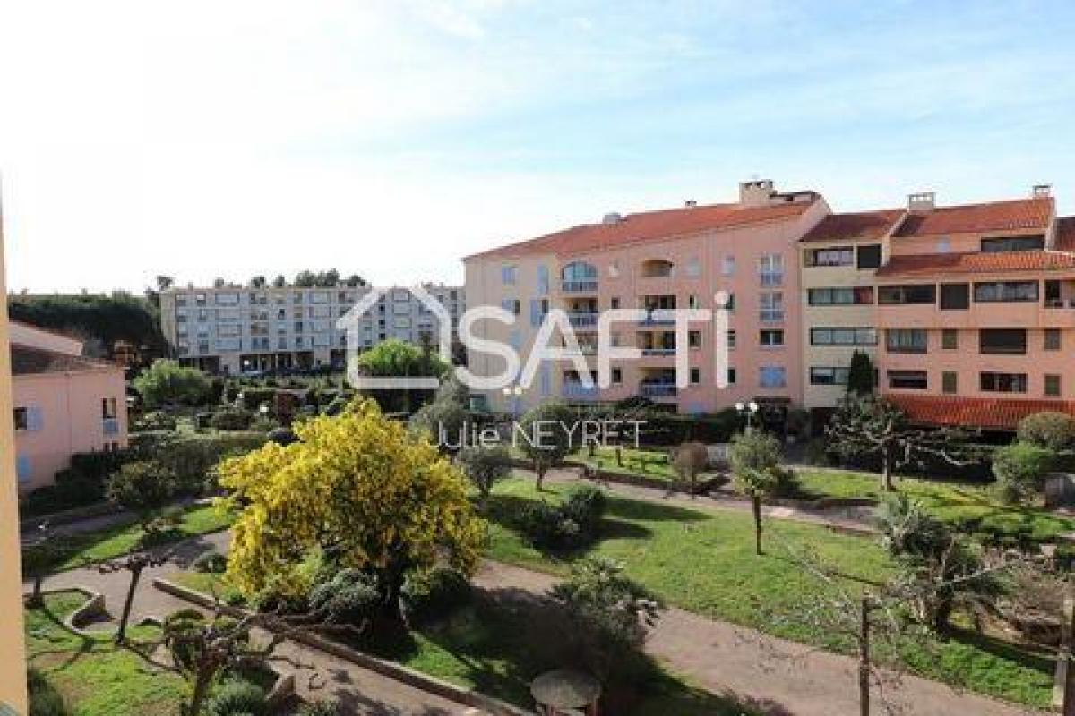 Picture of Apartment For Sale in Frejus, Cote d'Azur, France