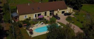 Farm For Sale in Montmarault, France