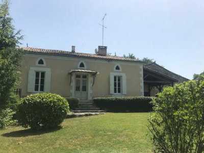 Farm For Sale in Lauzun, France