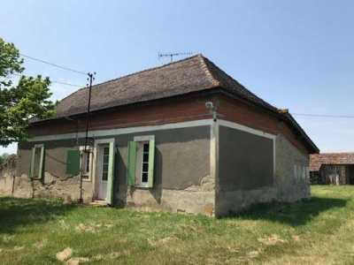 Farm For Sale in Lauzun, France