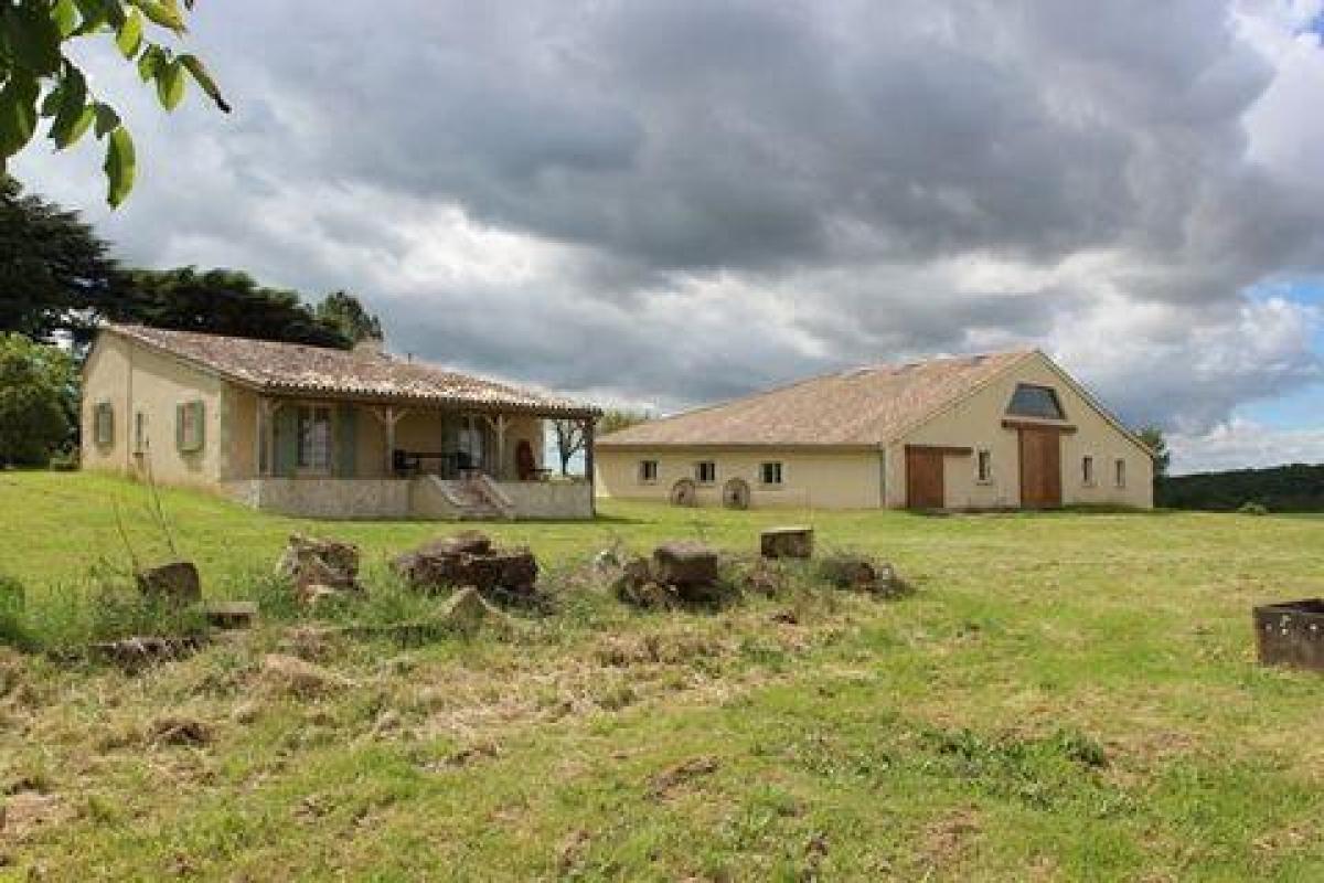 Picture of Farm For Sale in Lauzun, Lot Et Garonne, France