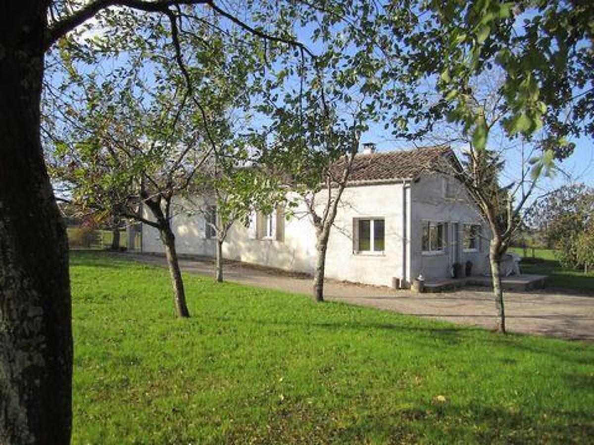 Picture of Farm For Sale in Lauzun, Lot Et Garonne, France