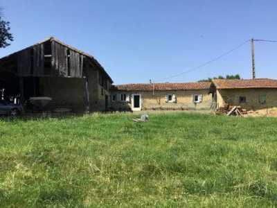 Farm For Sale in Seissan, France