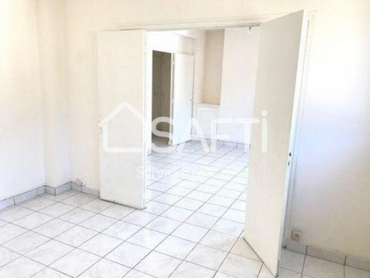Picture of Apartment For Sale in Toulon, Provence-Alpes-Cote d'Azur, France
