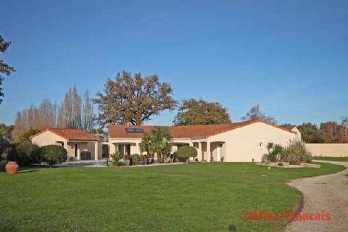 Picture of Bungalow For Sale in Vasles, Poitou Charentes, France