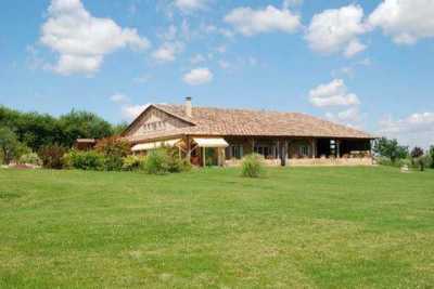 Farm For Sale in Villeneuve-sur-Lot, France