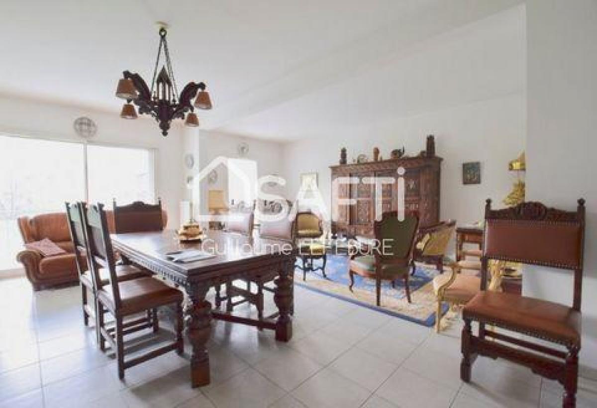 Picture of Apartment For Sale in Bordeaux, Aquitaine, France