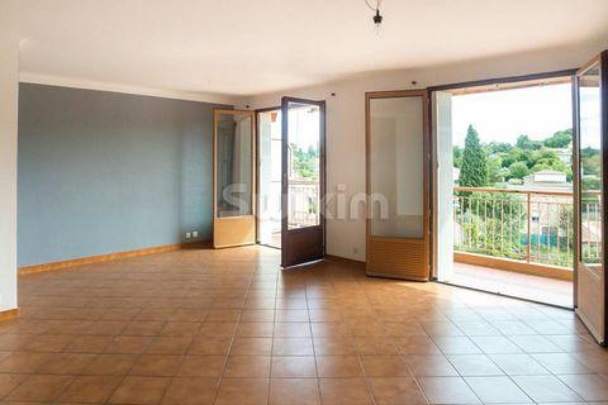 Picture of Condo For Sale in Draguignan, Provence-Alpes-Cote d'Azur, France