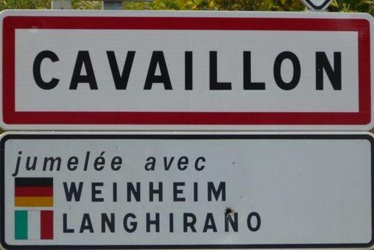 Picture of Office For Sale in Cavaillon, Provence-Alpes-Cote d'Azur, France