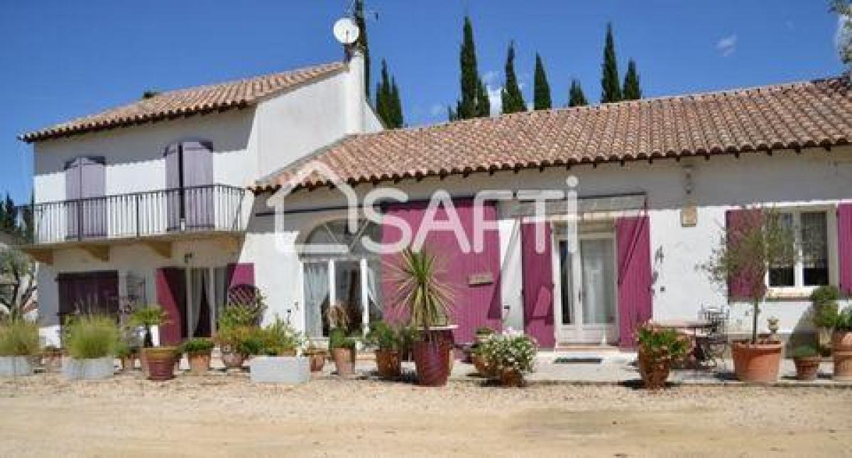Picture of Home For Sale in Arles, Provence-Alpes-Cote d'Azur, France