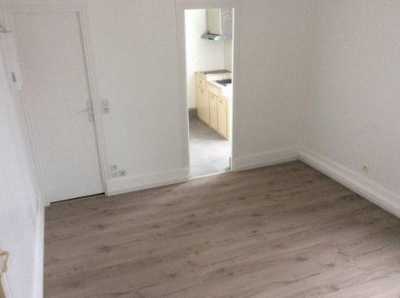 Apartment For Sale in Chantilly, France