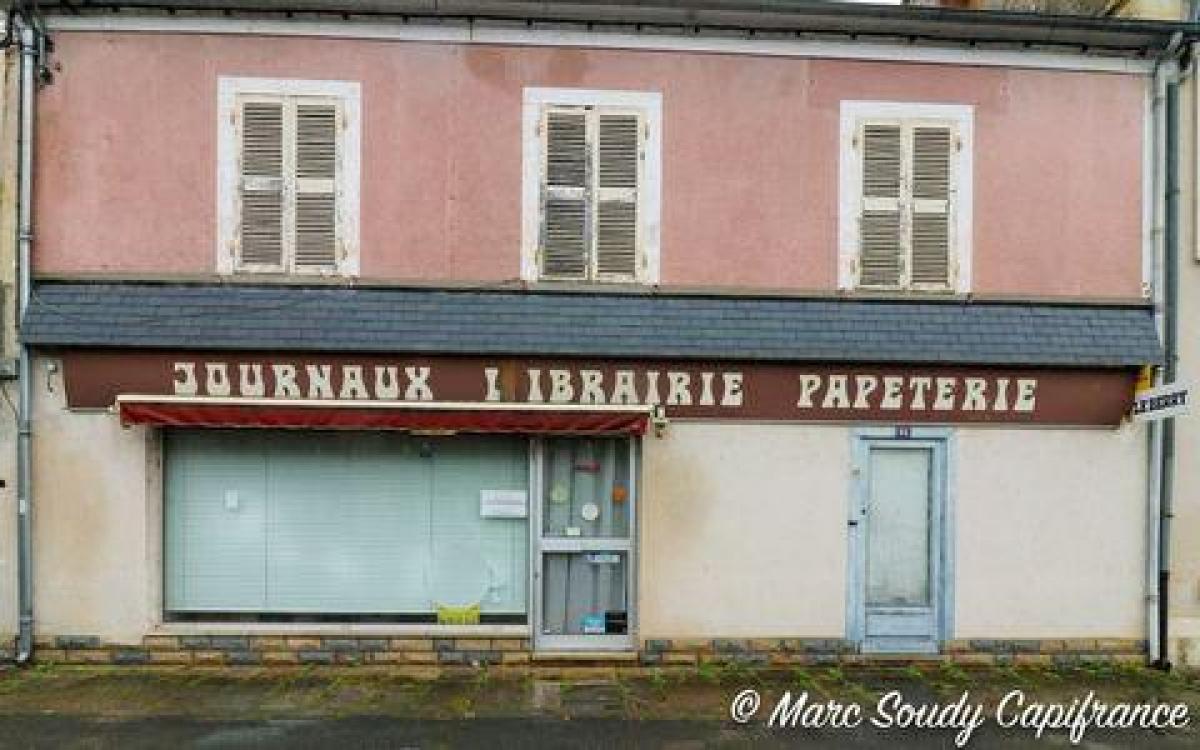 Picture of Office For Sale in Baugy, Centre, France