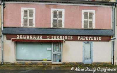Office For Sale in Baugy, France