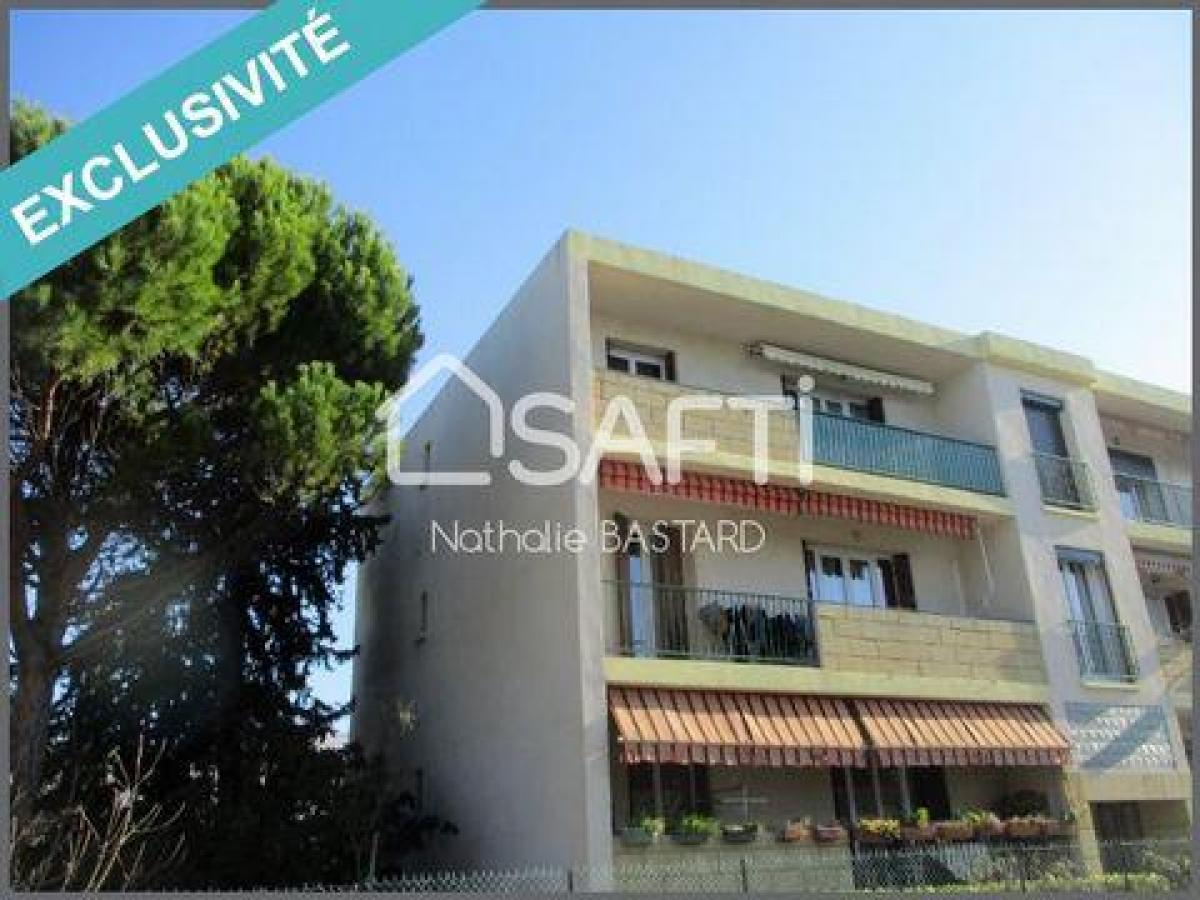 Picture of Apartment For Sale in Marignane, Provence-Alpes-Cote d'Azur, France
