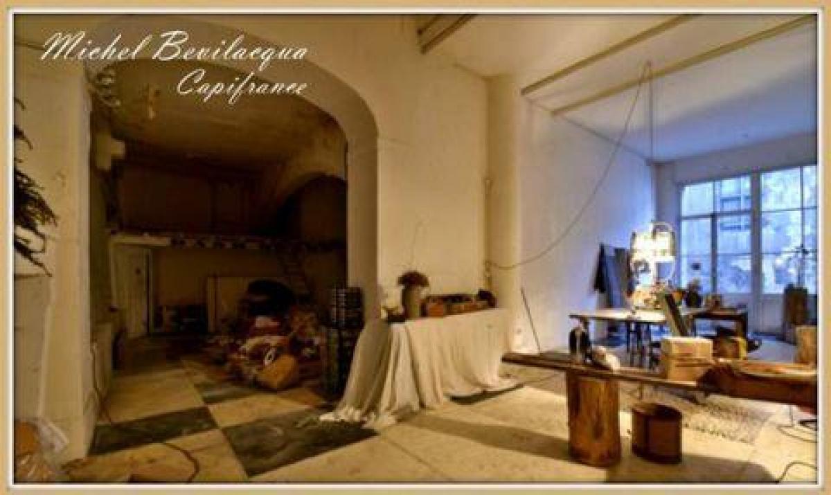 Picture of Office For Sale in Nevers, Bourgogne, France