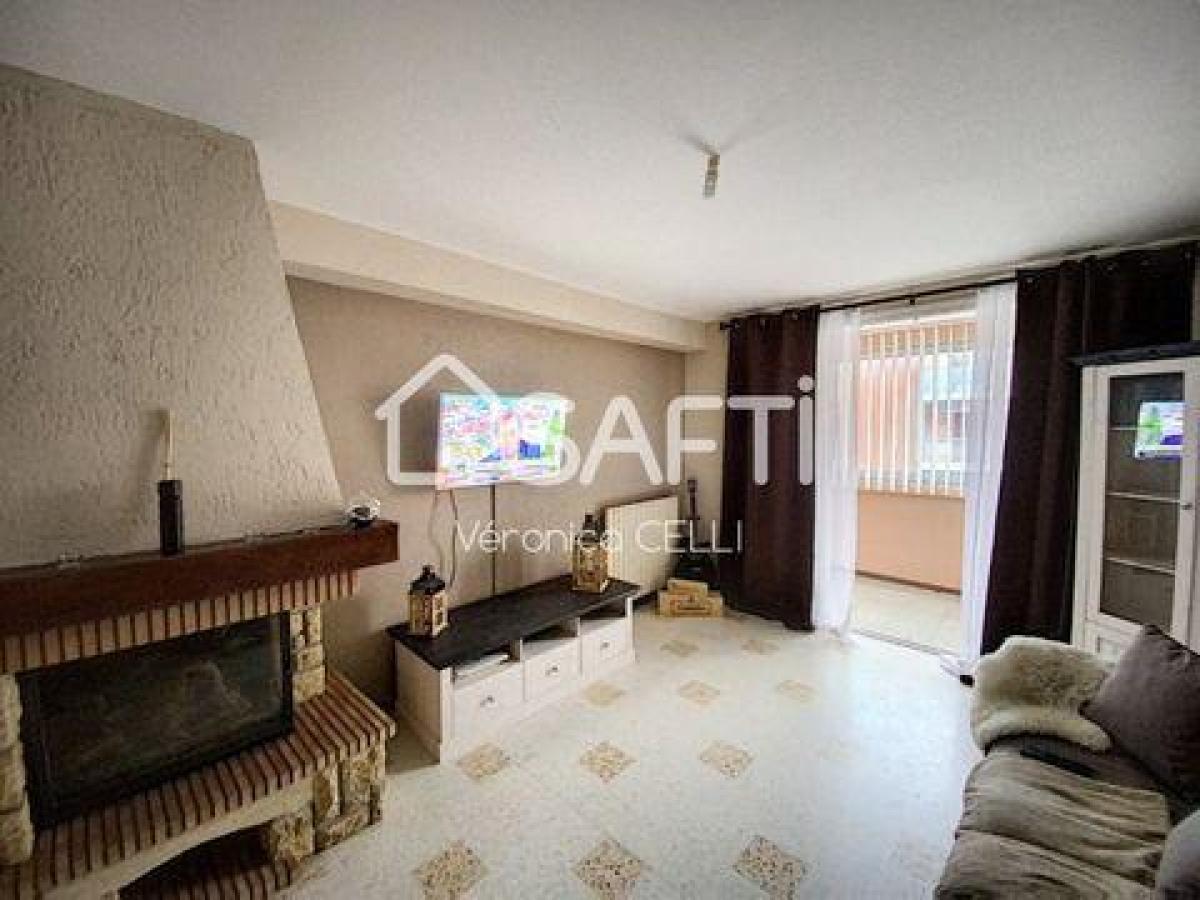 Picture of Apartment For Sale in Toulon, Provence-Alpes-Cote d'Azur, France