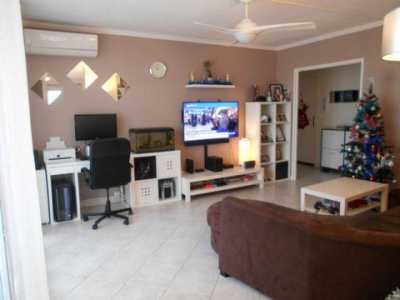 Apartment For Sale in Marignane, France
