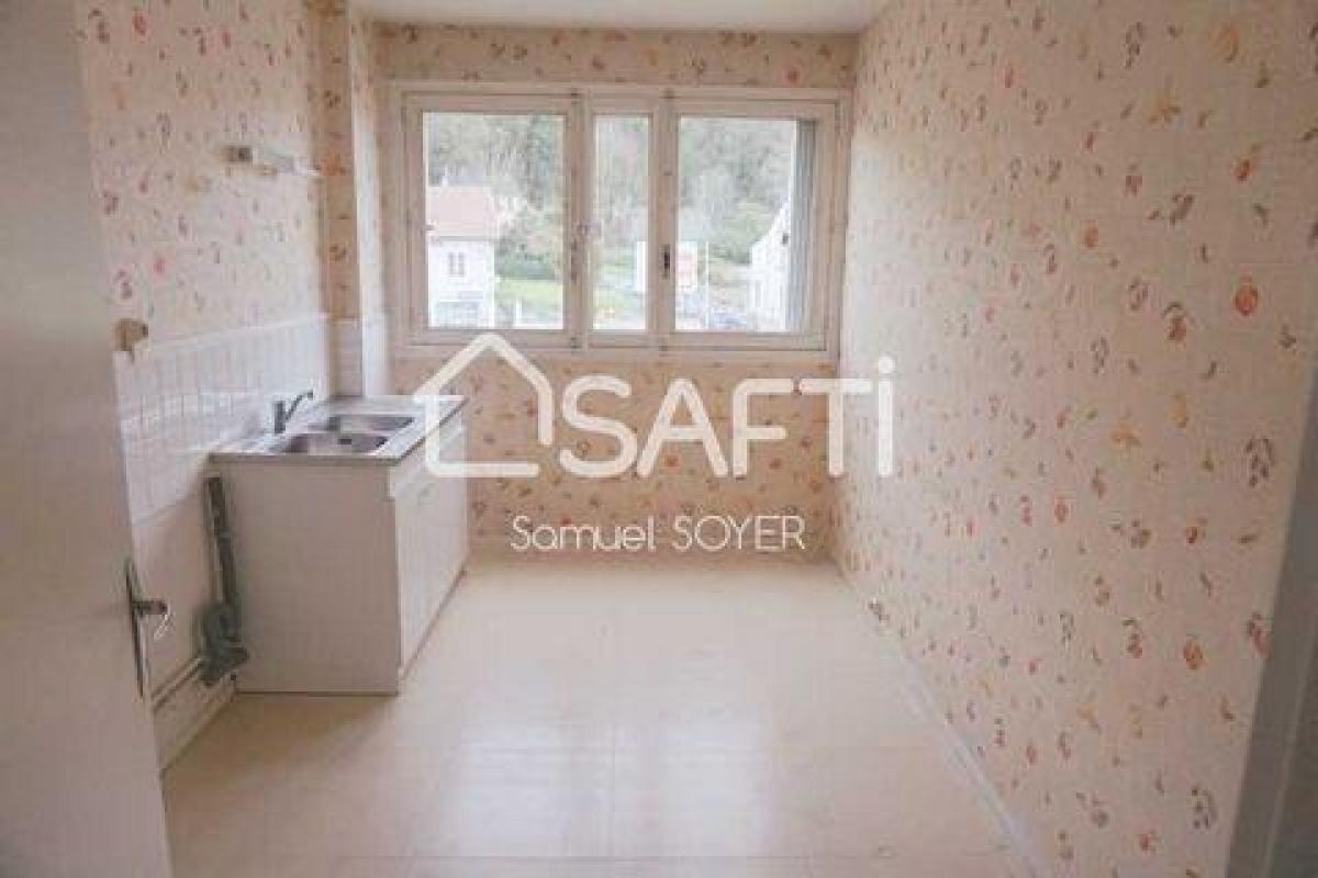 Picture of Apartment For Sale in Laon, Picardie, France