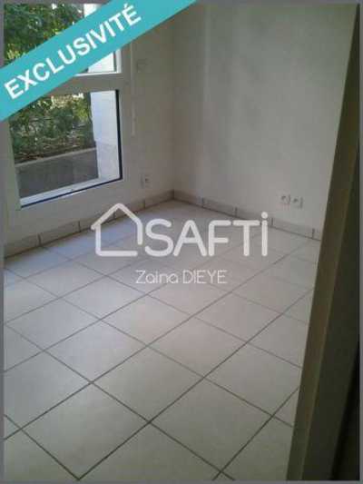 Apartment For Sale in Bordeaux, France