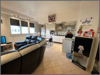 Apartment For Sale in Sens, France