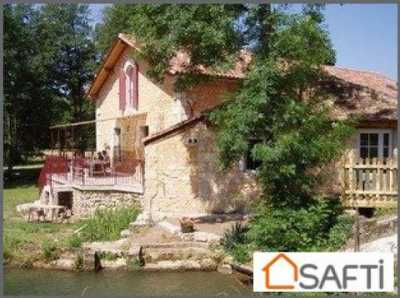 Farm For Sale in Mussidan, France
