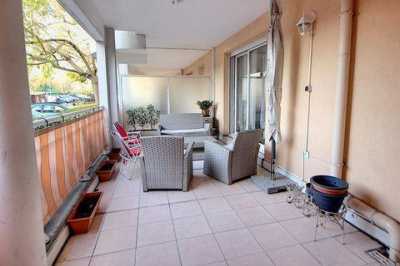 Condo For Sale in Le Cannet, France