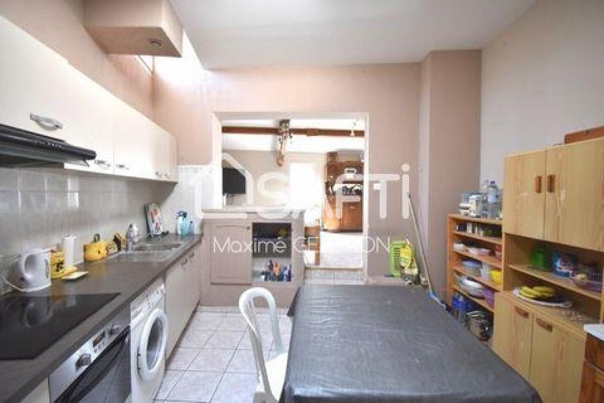 Picture of Apartment For Sale in Tarascon, Provence-Alpes-Cote d'Azur, France