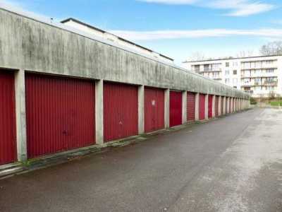Retail For Sale in Domont, France