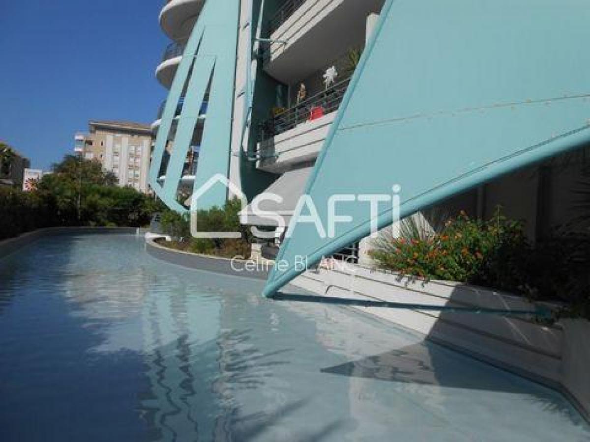 Picture of Apartment For Sale in Frejus, Cote d'Azur, France