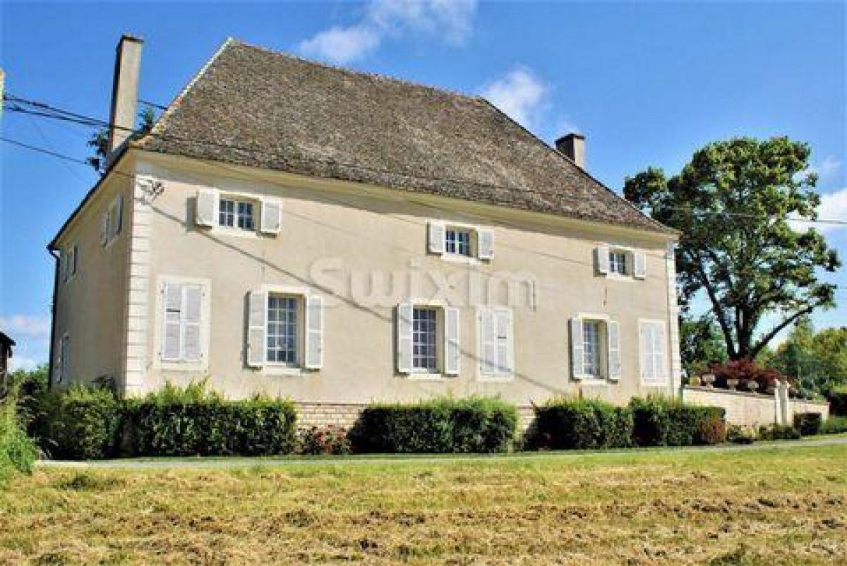 Picture of Retail For Sale in Beaune, Bourgogne, France