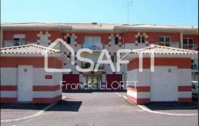 Apartment For Sale in Hourtin, France