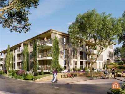 Condo For Sale in Saint-Cannat, France