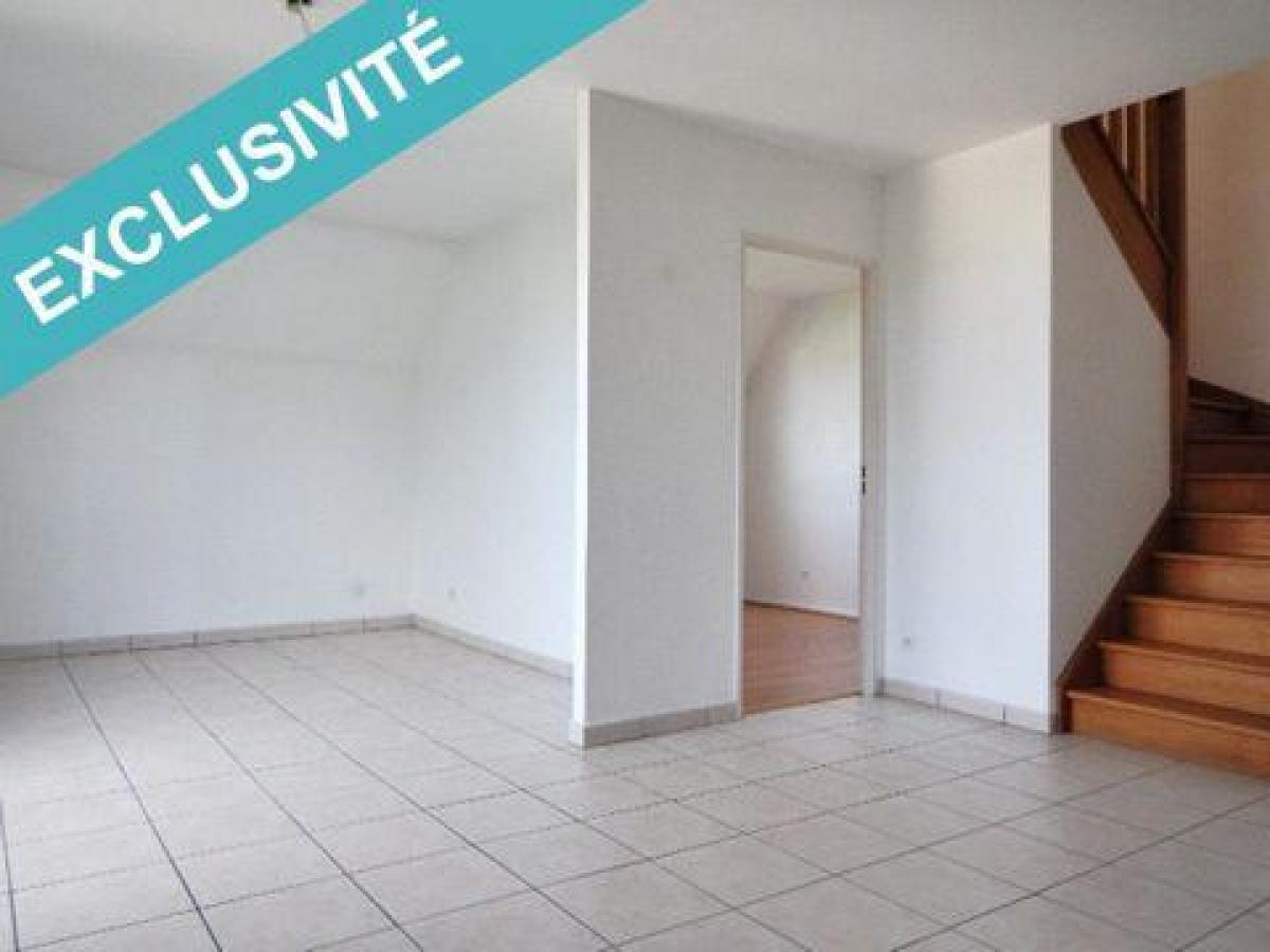 Picture of Apartment For Sale in Senlis, Picardie, France