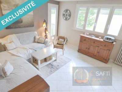 Apartment For Sale in Beynes, France