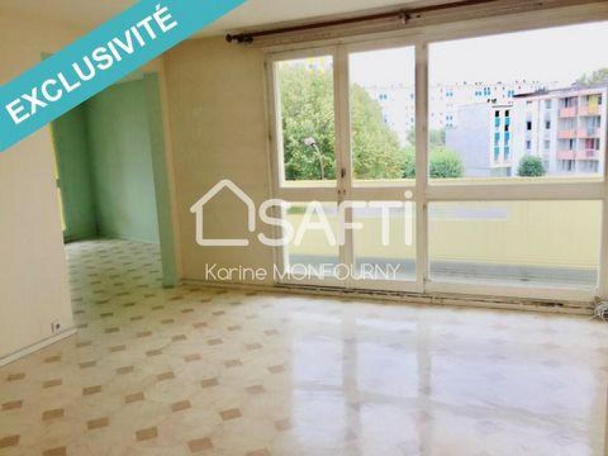 Picture of Apartment For Sale in Saint-Quentin, Picardie, France