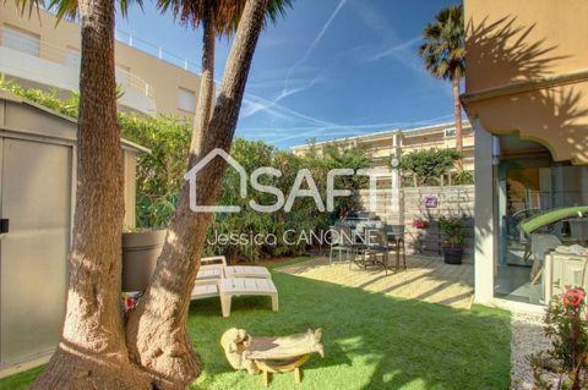 Picture of Apartment For Sale in Frejus, Cote d'Azur, France