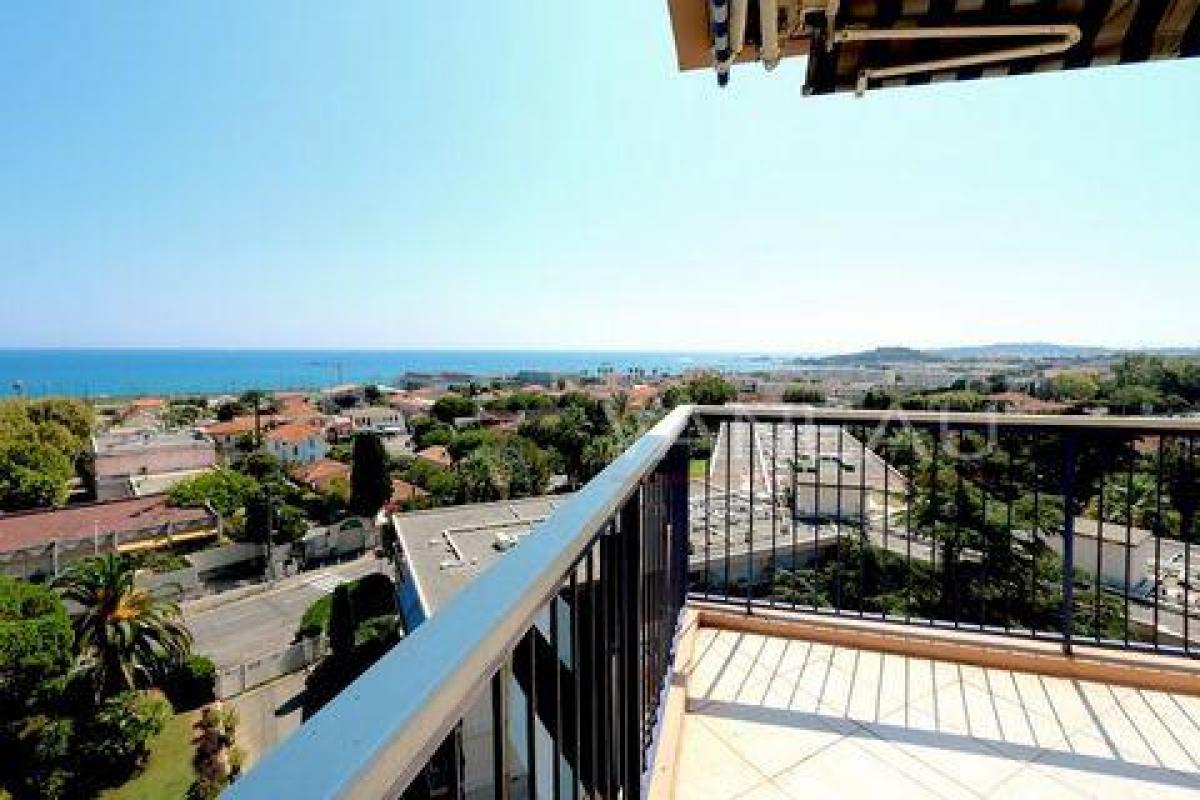 Picture of Condo For Sale in Antibes, Cote d'Azur, France